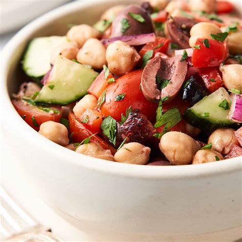 10 Terrific Chickpea Salad Recipes | Snappy Living