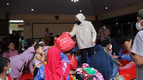 Mensos Tiba Di Lokasi Bencana Erupsi Gunung Semeru Tinjau Kesiapan