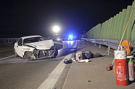 Autofahrer St Rzt Von Autobahnbr Cke In Den Tod