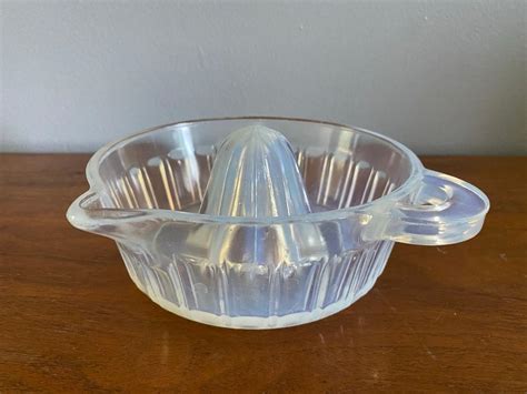 Vintage Fry Opalescent Opaque Glass Citrus Reamer Juicer 6