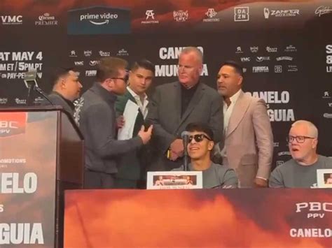 Canelo Álvarez y Oscar de la Hoya casi se agarran a golpes en rueda