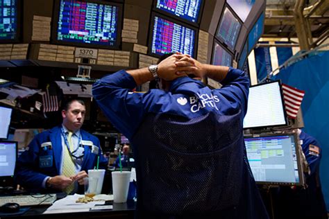 Dow Plunges 512 Points Heres Whats Bothering The Stock Market