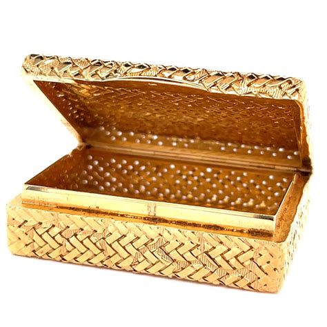 Retro Van Cleef And Arpels 18 Karat Gold Pill Box For Sale At 1stDibs