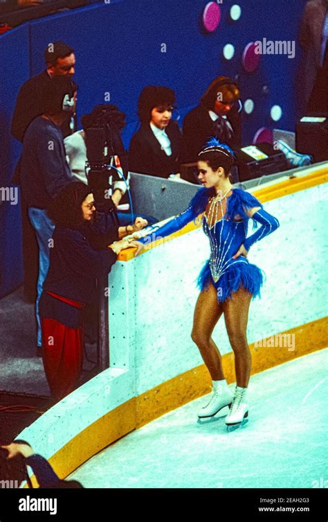 Katarina Witt Ddr Goldmedaillengewinnerin Und Olympiasiegerin Mit