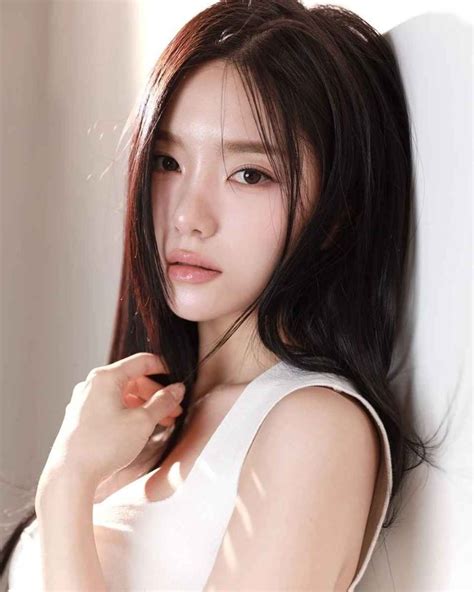 Danh tính hot girl ngoại quốc thành thạo 4 thứ tiếng gây sốt ở show hẹn hò Việt