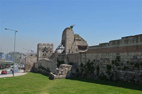 Roman Byzantine Walls In Constantinople Istanbul Greek City Times