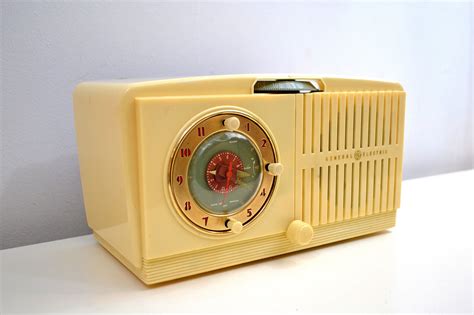 Ivory White Vintage 1948 49 General Electric Model 516 Am Vacuum Tube