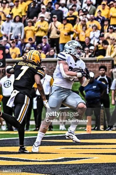 Kansas State Wildcats Tight End Ben Sinnott Makes The Catch In The