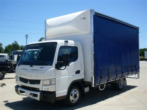 Fuso Canter Wide Mitsubish Fuso Curtain Canter