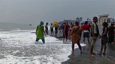 Digha দিঘায় হঠাৎ দেখা দিল জলোচ্ছ্বাস সমুদ্রের উথালপাতালে উপচে পড়ল