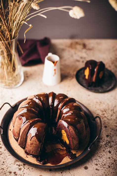 Bundt Cake Al Cioccolato Con Ripieno Cheesecake Al Caramello Angela