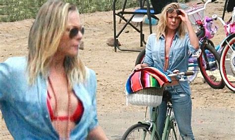 LeAnn Rimes Reveals Toned Stomach And Red Bikini In Unbuttoned Shirt As