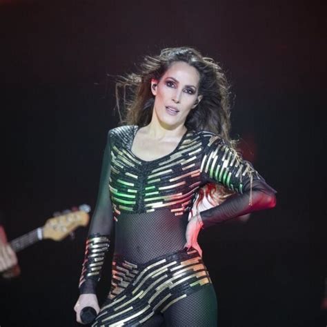 Malú en su primer concierto de la gira Mil Batallas Famosos en el