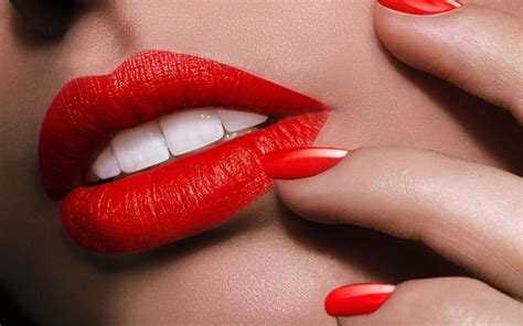 Red Lips Wallpapers Images