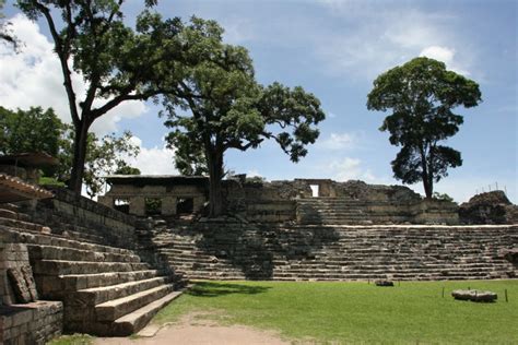 Hallazgo De Osamentas Arroja Nueva Luz Sobre Cultura Maya En Honduras