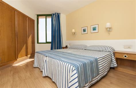 Globales Nova Apartments - Palma Nova, Majorca - On The Beach