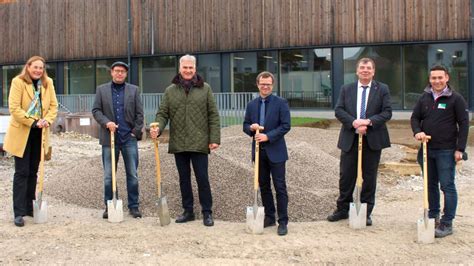 Holzkirchen Spatenstich für Erweiterungsbau des Gymnasiums