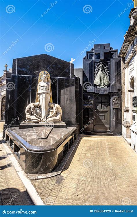 La Recoleta Cemetery, Cementerio De La Recoleta at Buenos Aires ...