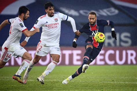 Lyon x PSG saiba onde assistir e prováveis escalações da partida Lance