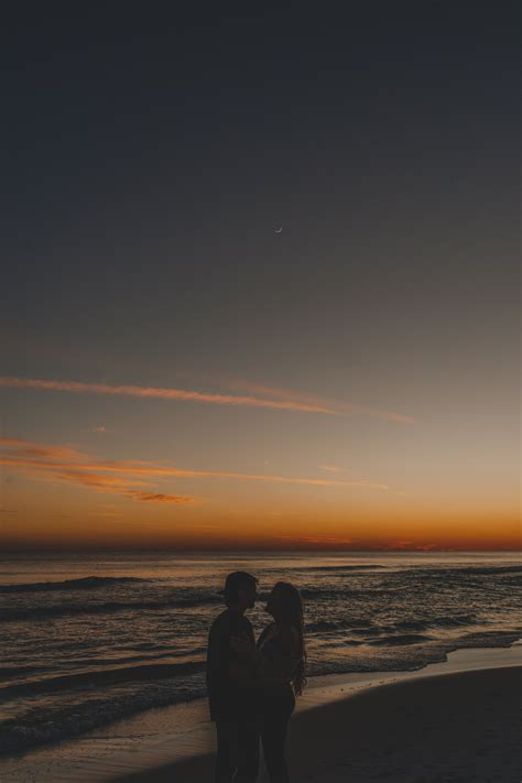 Couples Beach Photoshoot in Destin Florida — Maddie Nichole Photographer