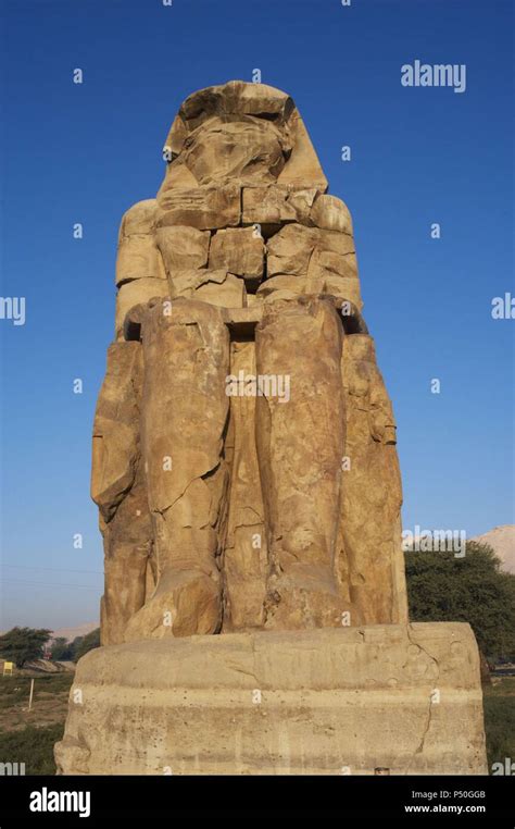 Colosos De Memnon Estatuas De Piedra Del Fara N Amenhotep Iii Siglo