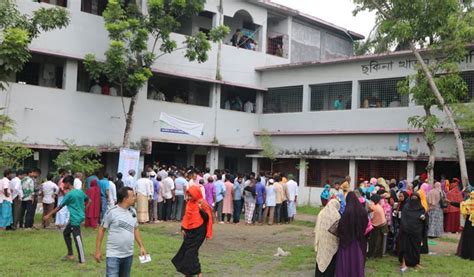 বসিক নির্বাচন দুপুর ১২টা পর্যন্ত ভোট পড়েছে ২৫ ভাগ সারা বাংলা