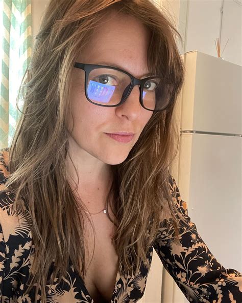 Her Cleavage And Sexy Glasses R Olgakayfans