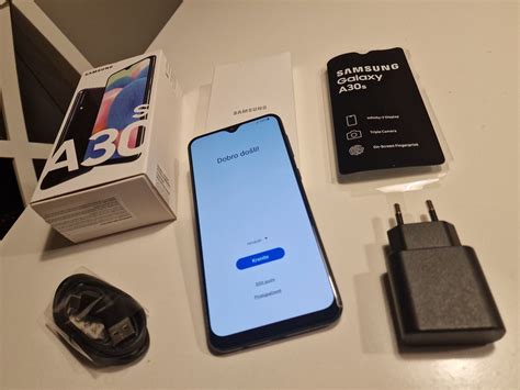 Samsung A30S, 64Gb, 4Gb RAM, star dvije godine, 80 eura.