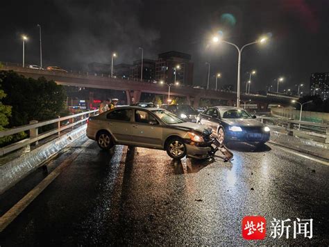 深夜驾车撞高架桥护栏，男子悄然离开现场“变身”肇事逃逸 极目新闻