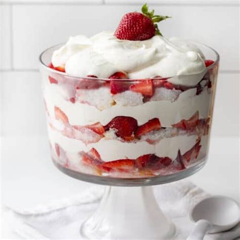 Strawberry Shortcake Trifle Recipe Artofit