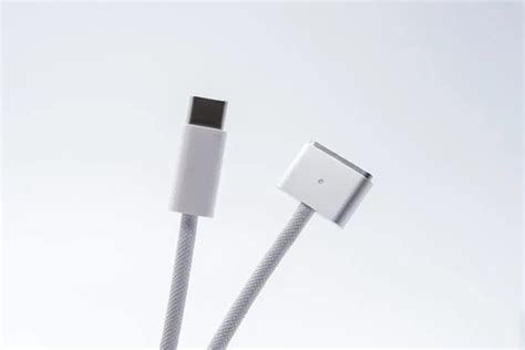 Complete Guide: Magsafe 2 Vs Magsafe 3 - ByteCable