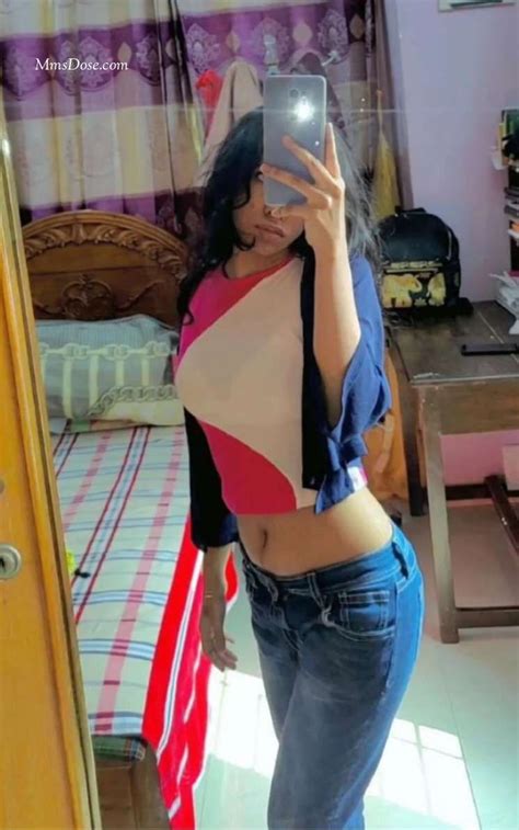 Wet Pussy Naughty Snapchat Babe Rubbing Her Wet Pussy