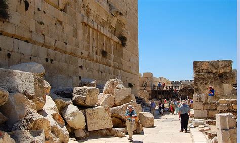 The Remains Of Jerusalems Second Temple Donknebel