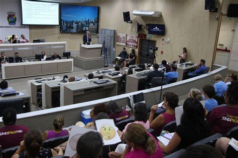 Clima tenso e cobrança marcam audiência pública do Ipasem Novo