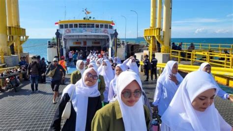 Mudik Gratis Melalui Pelabuhan Jangkar Dari Pulau Madura Didominasi Santri