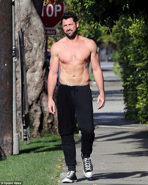 Dancing With The Stars Maksim Chmerkovskiy Shows Off His Fab Abs