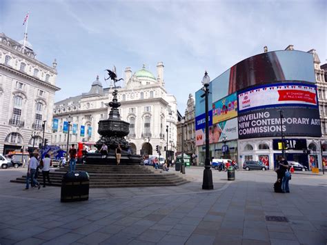 Piccadilly Circus The Brightest Square In London Travelers