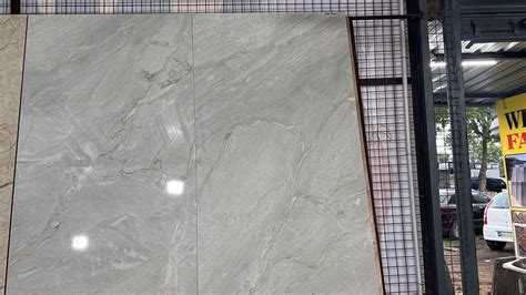 Full Body Glossy Vitrified Floor Tile Size X Feet X Mm At