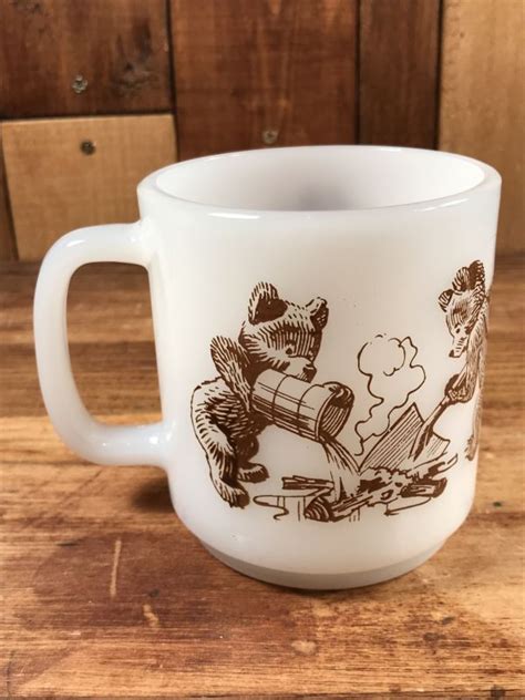 Glasbake Smokey Bear” Milk Glass Mug スモーキーベア ビンテージ マグカップ グラスベイク 60〜80