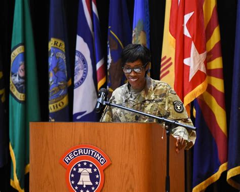 Usarec Welcomes New Command Team U S Army Recruiting Command U S