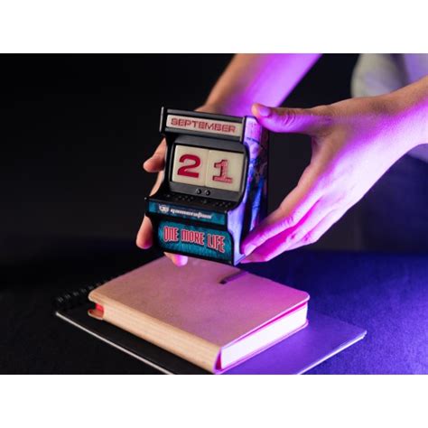 GAMERATION Arcade Resin 3D Perpetual Calendar Glow ShopForGeek