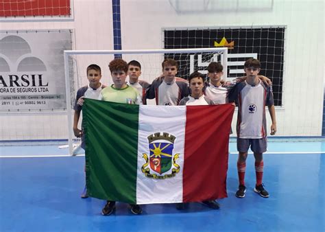 Alunos Da Escolinha De Futsal Participam De Etapa Microrregional Do