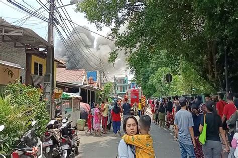 Kebakaran Di Tanjung Priok Akibatkan Keluarga Kehilangan Hunian