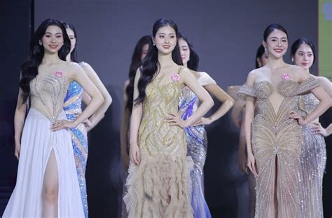 Th Sinh Hoa H U Vi T Nam Khoe D Ng N Ng B Ng Trong Trang Ph C Bikini