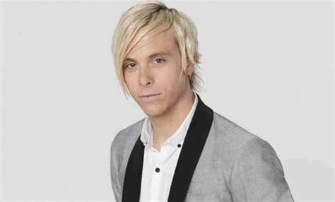 10 Hot Sexy Savannah Latimer Bikini Pics