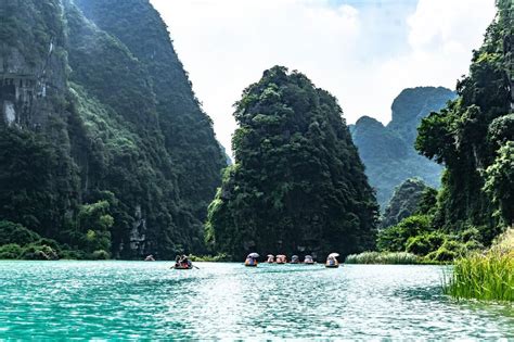 From Ha Noi Hoa Lu Tam Coc Trang An Mua Cave