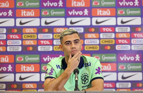 Andreas Pereira Celebra Realiza O De Sonho E V Brasil Favorito O