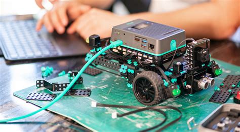 New pi-top [4] Raspberry Pi Robotics Kit Revs Its Motors at CES - Flipboard