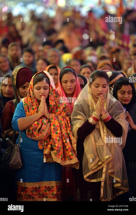 Jammu Indian Controlled Kashmir 19th Nov 2021 Sikh Devotees Offer