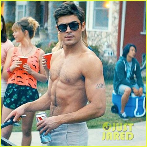 Zac Efron WINS Best Shirtless Performance At MTV Movie Awards 2015